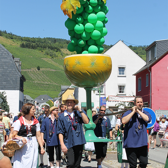 Festumzug beim Weinfest